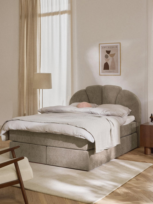 Romvetta Box Spring Bed