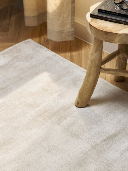 Janoria Hand-Woven Rug in Viscose