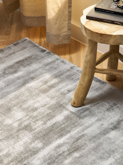 Janoria Hand-Woven Rug in Viscose